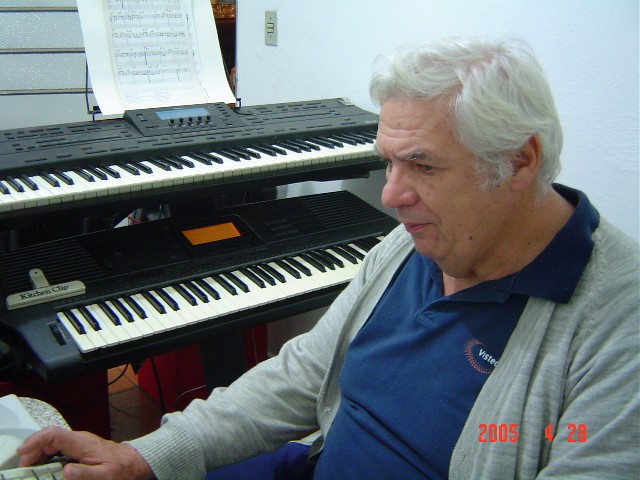 Foto 1 - Professor de Piano Popular - terceira idade